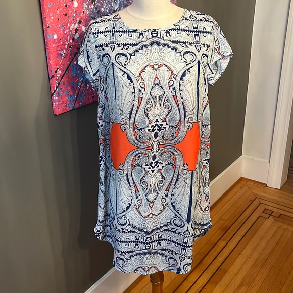 Dress - Picture 1 of 8